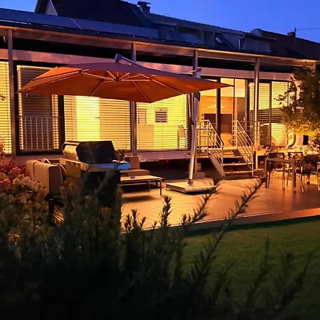 Hébergement de vacances Luxus Tiny House Mit 36 Grad Whirlpool